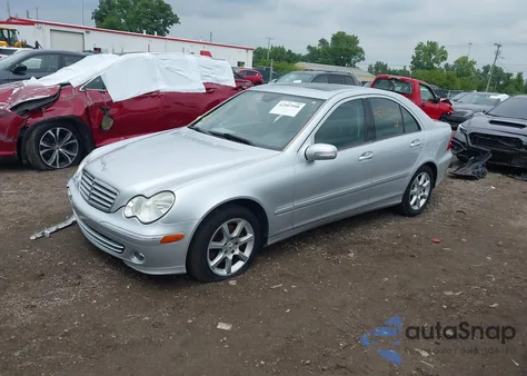 2007 Mercedes-Benz C 280 Luxury z USA, uszkodzony, nr VIN WDBRF54H07A943477